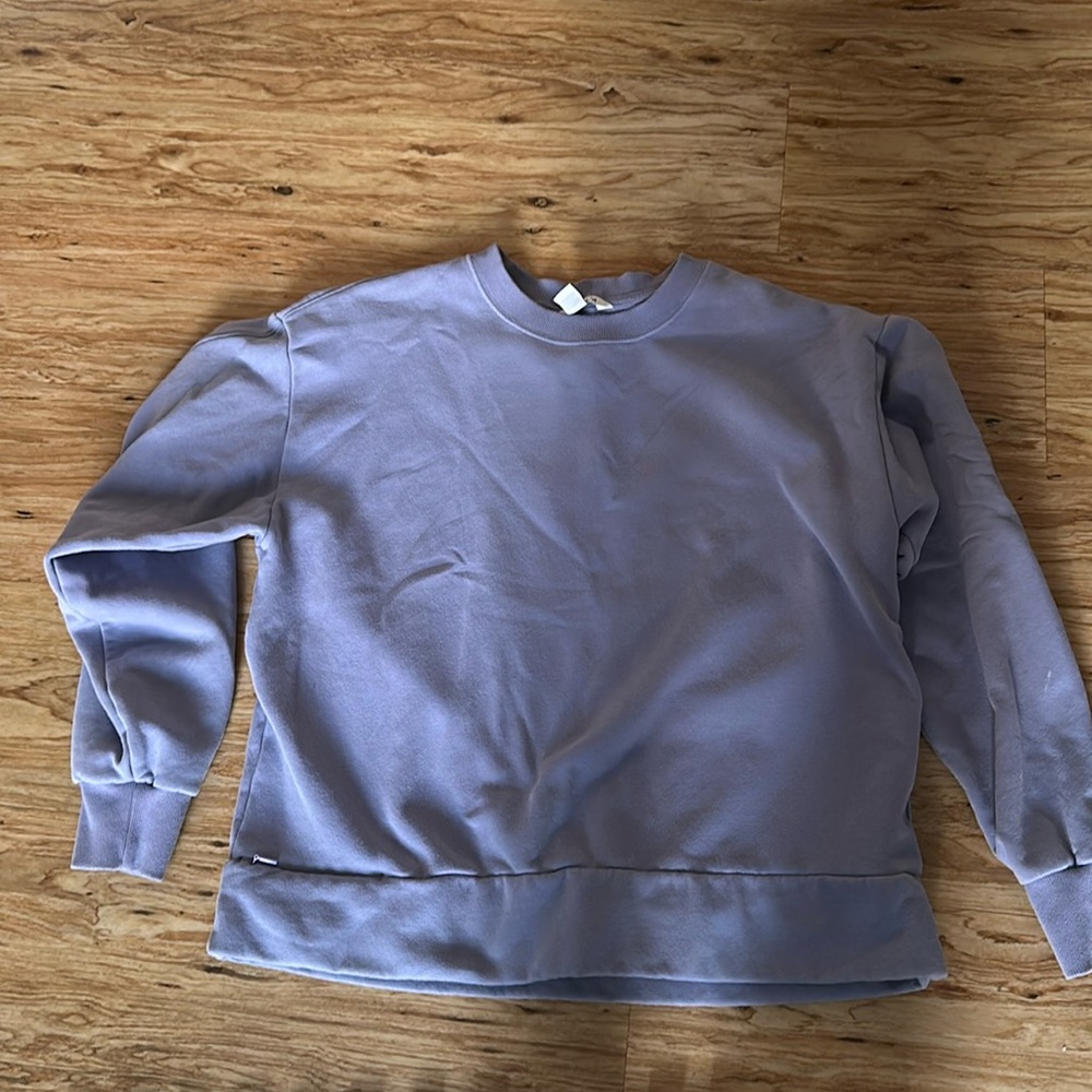 Athleta women’s size small cropped shirt lavender sweatshirt Crewneck